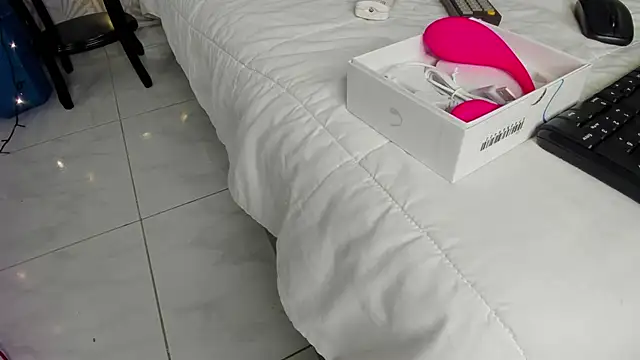 DarkHoneyy online show from 09-25-25, 12:47