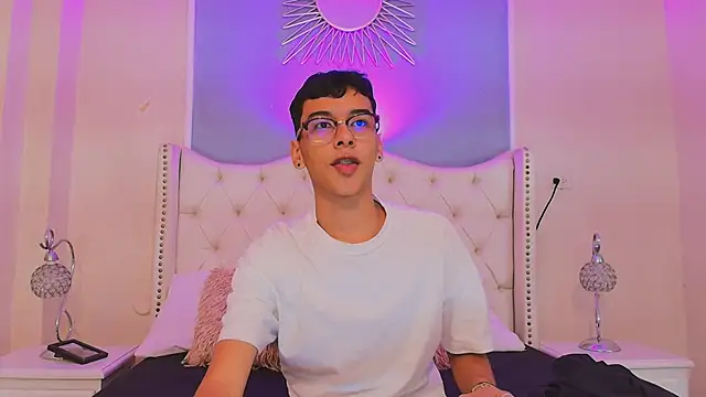 Aiden Royce online show from 09-13-25, 08:19