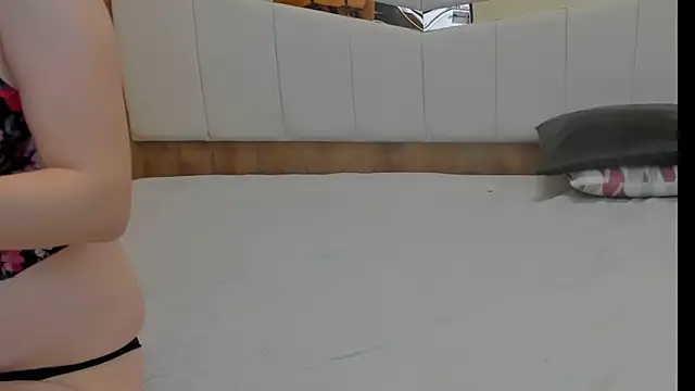 Snapshot of MimiXo99 chatting on 10-06-25, 08:06 MimiXo99 online show from 10-06-25, 08:06