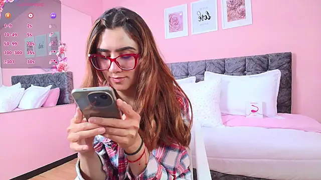 Snapshot of maddie_beauty chatting on 12-04-25, 08:50 maddie beauty online show from 12-04-25, 08:50