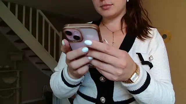 Snapshot of liloush__ chatting on 09-29-25, 04:01 liloush online show from 09-29-25, 04:01