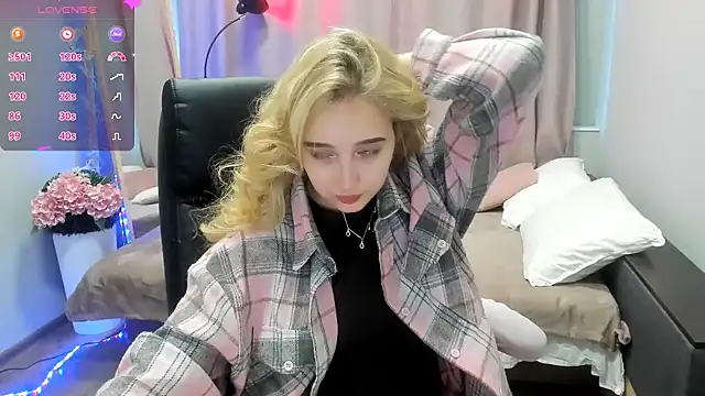 TaisiaHot online show from 04-21-26, 07:58