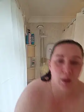 Snapshot of RosieMilff chatting on 12-22-25, 09:39 RosieMilff online show from 12-22-25, 09:39