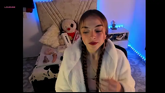 Mia Victoria22 online show from 04-18-26, 02:26