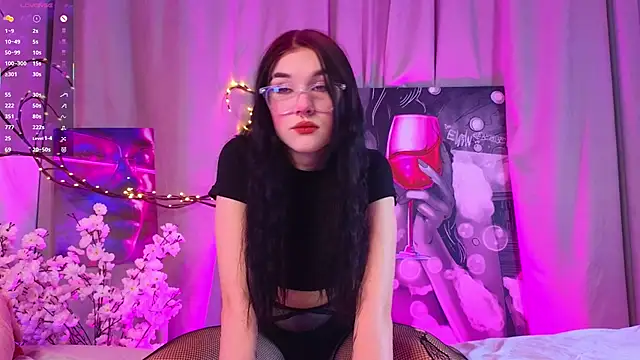 JenniferSullivan online show from 11-23-25, 09:25