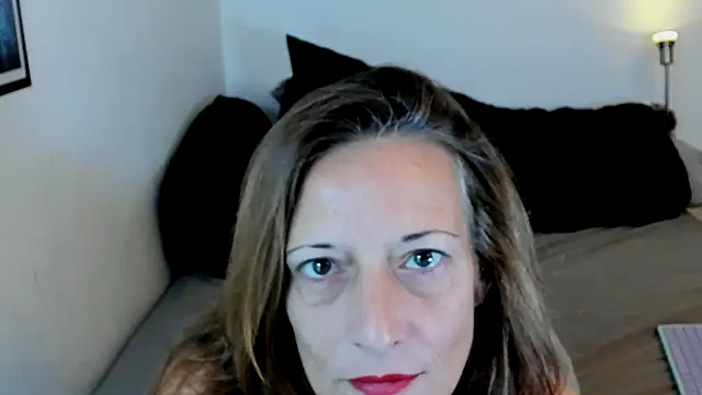 Snapshot of FrauMueller chatting on 11-29-25, 09:12 FrauMueller online show from 11-29-25, 09:12