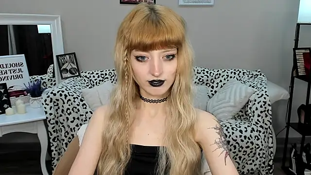 MistyMarlo online show from 04-21-26, 01:42