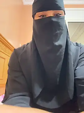 Snapshot of _Laiali_ chatting on 09-27-25, 11:37 Laiali online show from 09-27-25, 11:37