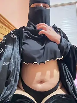 Snapshot of _Laiali_ chatting on 10-09-25, 11:41 Laiali online show from 10-09-25, 11:41