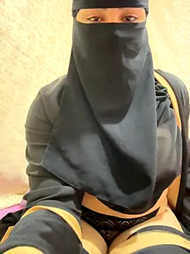 Snapshot of _Laiali_ chatting on 11-04-25, 01:10 Laiali online show from 11-04-25, 01:10