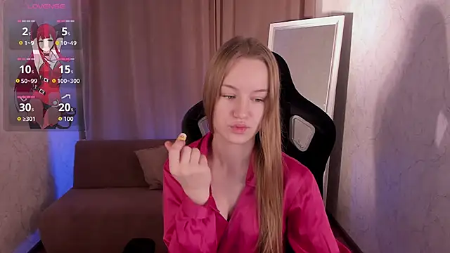 Snapshot of Lucy_Shaw chatting on 11-08-25, 07:19 Lucy Shaw online show from 11-08-25, 07:19