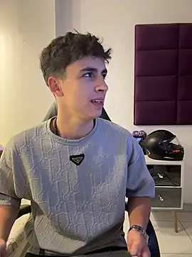 AdrianRinaldi online show from 01-11-26, 01:49