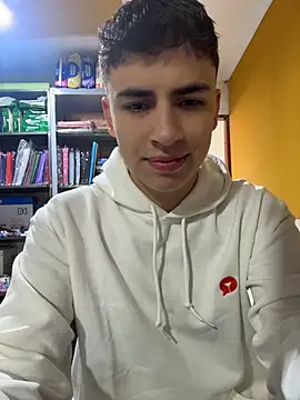Snapshot of AdrianRinaldi chatting on 05-12-26, 01:30 AdrianRinaldi online show from 05-12-26, 01:30