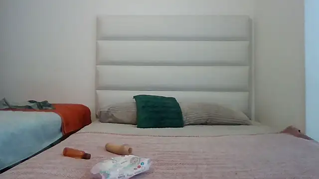 Snapshot of SexyNonnyy chatting on 02-06-26, 05:12 SexyNonnyy online show from 02-06-26, 05:12