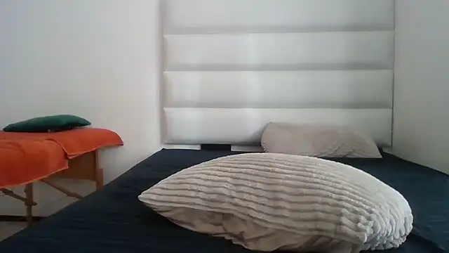Snapshot of SexyNonnyy chatting on 05-13-26, 06:00 SexyNonnyy online show from 05-13-26, 06:00