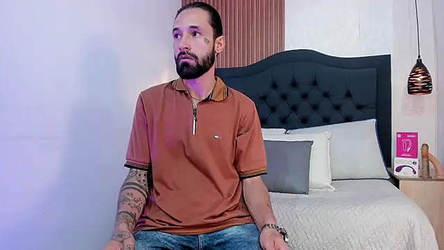 Hisoka 011 online show from 04-15-26, 07:58