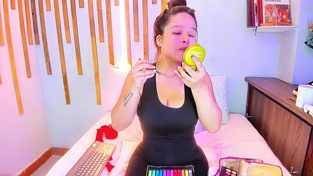 Jennifer Vega1 online show from 09-15-25, 08:42