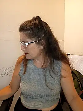 Snapshot of Merida2276 chatting on 03-05-26, 01:34 Merida2276 online show from 03-05-26, 01:34