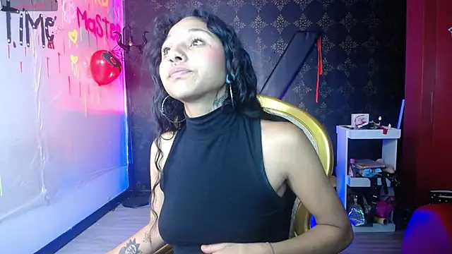 Snapshot of Sweettpleasure chatting on 10-02-25, 02:13 Sweettpleasure online show from 10-02-25, 02:13