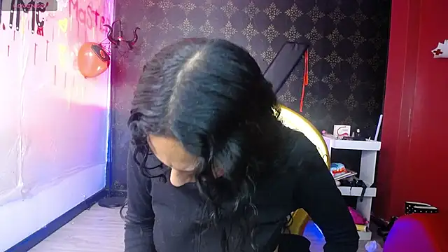 Snapshot of Sweettpleasure chatting on 10-04-25, 01:20 Sweettpleasure online show from 10-04-25, 01:20