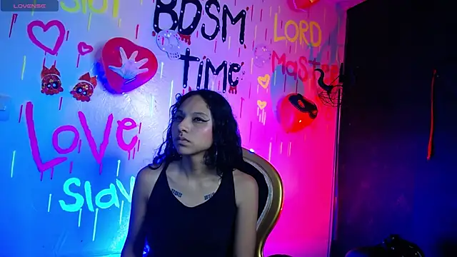 Snapshot of Sweettpleasure chatting on 10-11-25, 02:15 Sweettpleasure online show from 10-11-25, 02:15