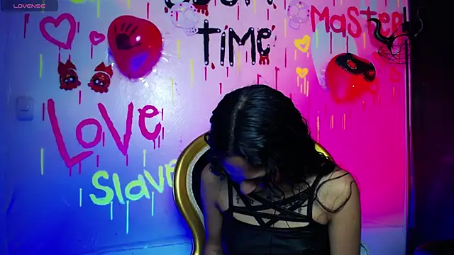 Snapshot of Sweettpleasure chatting on 10-15-25, 01:11 Sweettpleasure online show from 10-15-25, 01:11