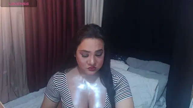 Snapshot of Hotcum_ella chatting on 07-01-26, 12:01 Hotcum ella online show from 07-01-26, 12:01