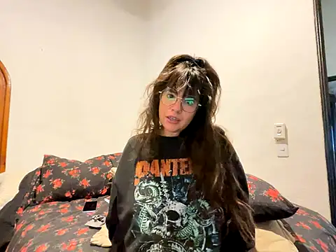 xhellsbells666x online show from 12-16-25, 09:20