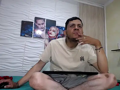 Snapshot of afroditoo chatting on 10-07-25, 09:45 afroditoo online show from 10-07-25, 09:45