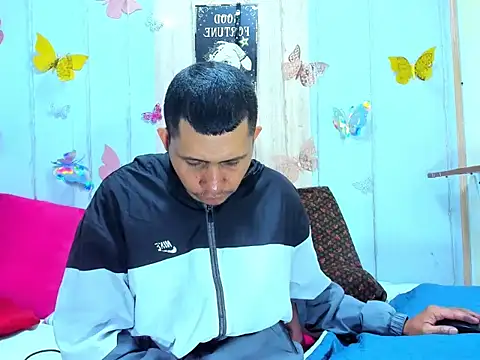 Snapshot of afroditoo chatting on 11-22-25, 12:31 afroditoo online show from 11-22-25, 12:31