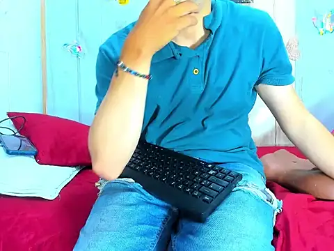 Snapshot of afroditoo chatting on 12-02-25, 02:50 afroditoo online show from 12-02-25, 02:50