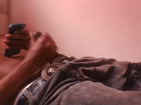 Snapshot of Nicky_2276 chatting on 10-28-25, 03:47 Nicky 2276 online show from 10-28-25, 03:47