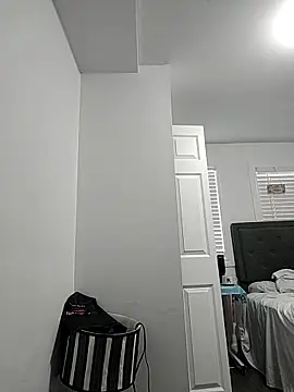 Snapshot of HothairyBoy2 chatting on 12-17-25, 05:19 HothairyBoy2 online show from 12-17-25, 05:19