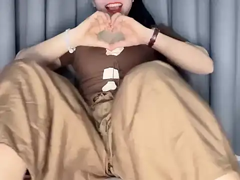 Snapshot of __Joy69__ chatting on 10-22-25, 10:04 Joy69 online show from 10-22-25, 10:04