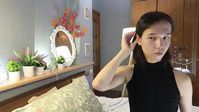 Snapshot of okerriella chatting on 11-08-25, 01:55 okerriella online show from 11-08-25, 01:55