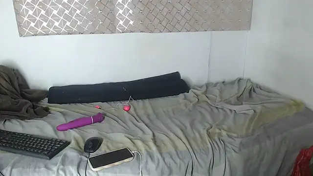 BustyBooty699 online show from 06-18-26, 07:40