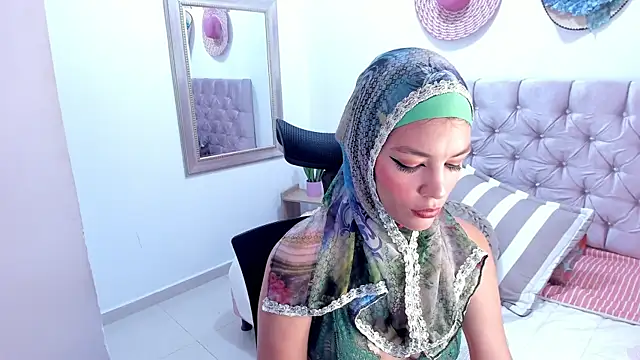 Snapshot of SofiaRivera1 chatting on 09-27-25, 09:20 SofiaRivera1 online show from 09-27-25, 09:20