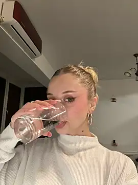 BabyAnais online show from 11-08-25, 08:07