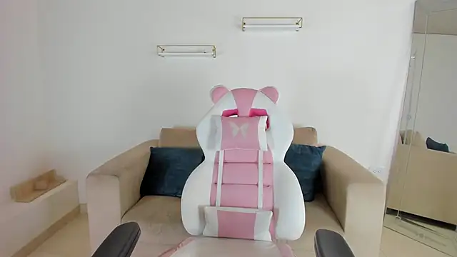 april smiith online show from 10-03-25, 12:13