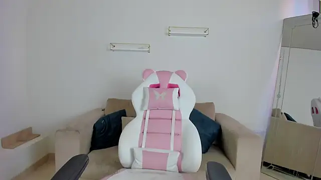 april smiith online show from 11-27-25, 12:07