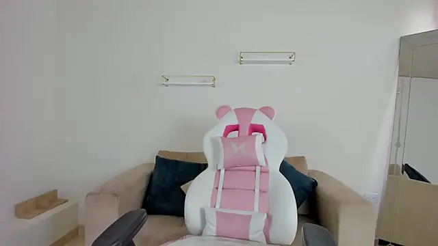 april smiith online show from 12-02-25, 12:21