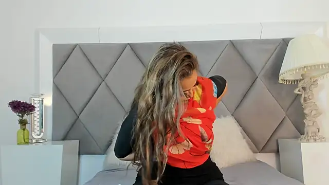 GiadaRizzo online show from 11-27-25, 06:21