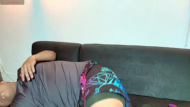 naomi campbel  online show from 02-04-26, 08:25