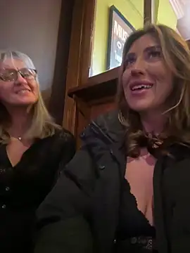 Snapshot of CurvyMILF_Sienna chatting on 03-07-26, 03:42 CurvyMILF Sienna online show from 03-07-26, 03:42