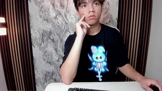 Snapshot of Honeymoon_sariel chatting on 04-26-26, 08:45 Honeymoon sariel online show from 04-26-26, 08:45