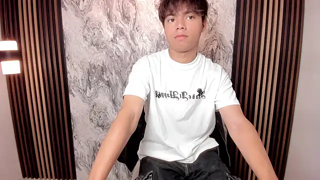 Snapshot of Honeymoon_sariel chatting on 04-27-26, 02:04 Honeymoon sariel online show from 04-27-26, 02:04