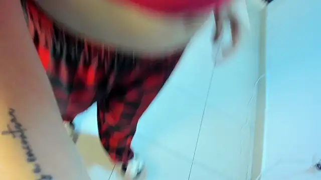 Megan Sweetas online show from 11-09-25, 02:21