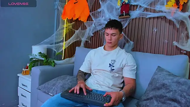 Thomas moon online show from 10-29-25, 11:23