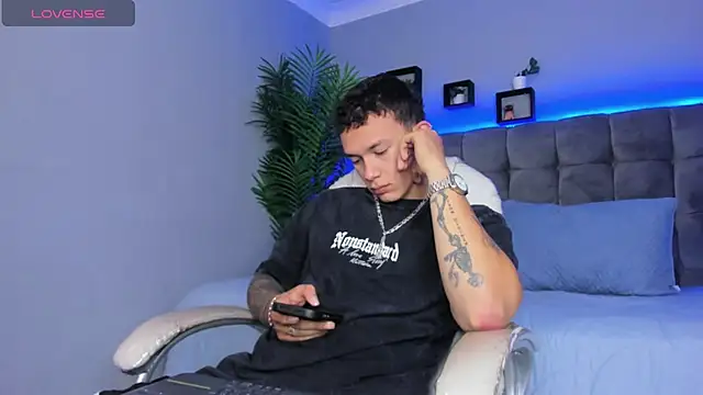 Thomas moon online show from 03-28-26, 01:33