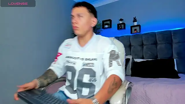 Thomas moon online show from 04-20-26, 01:47